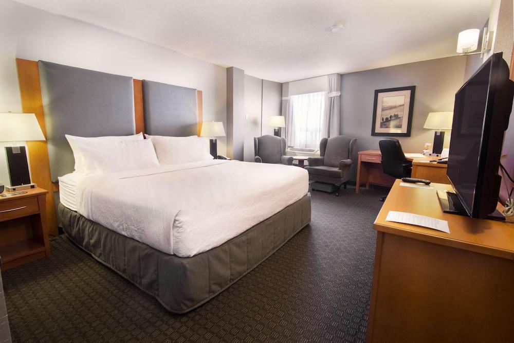 Holiday Inn Calgary Airport By Ihg Exterior photo