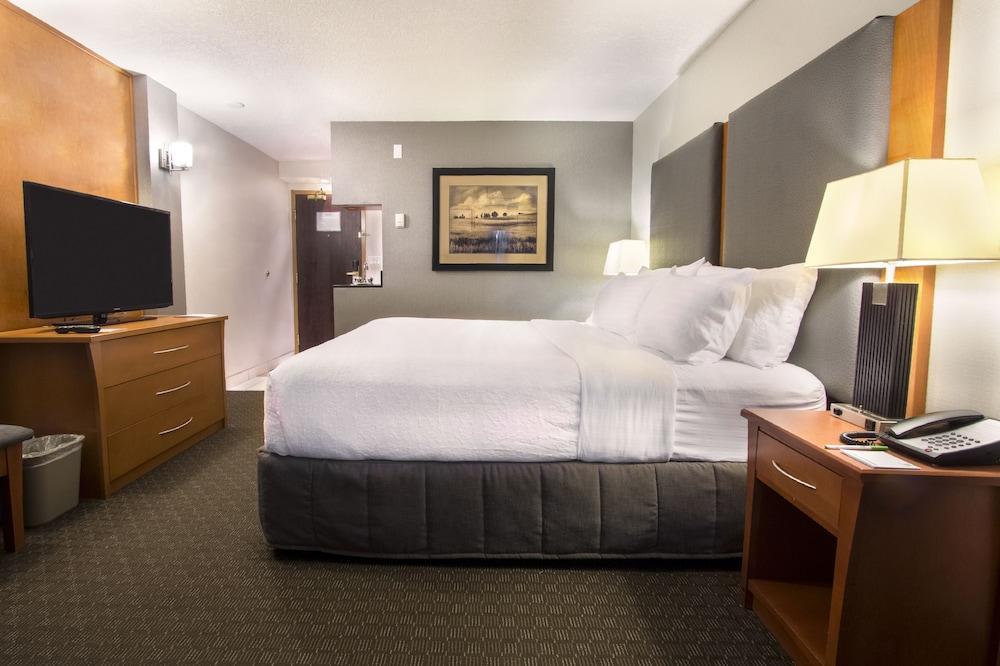 Holiday Inn Calgary Airport By Ihg Exterior photo