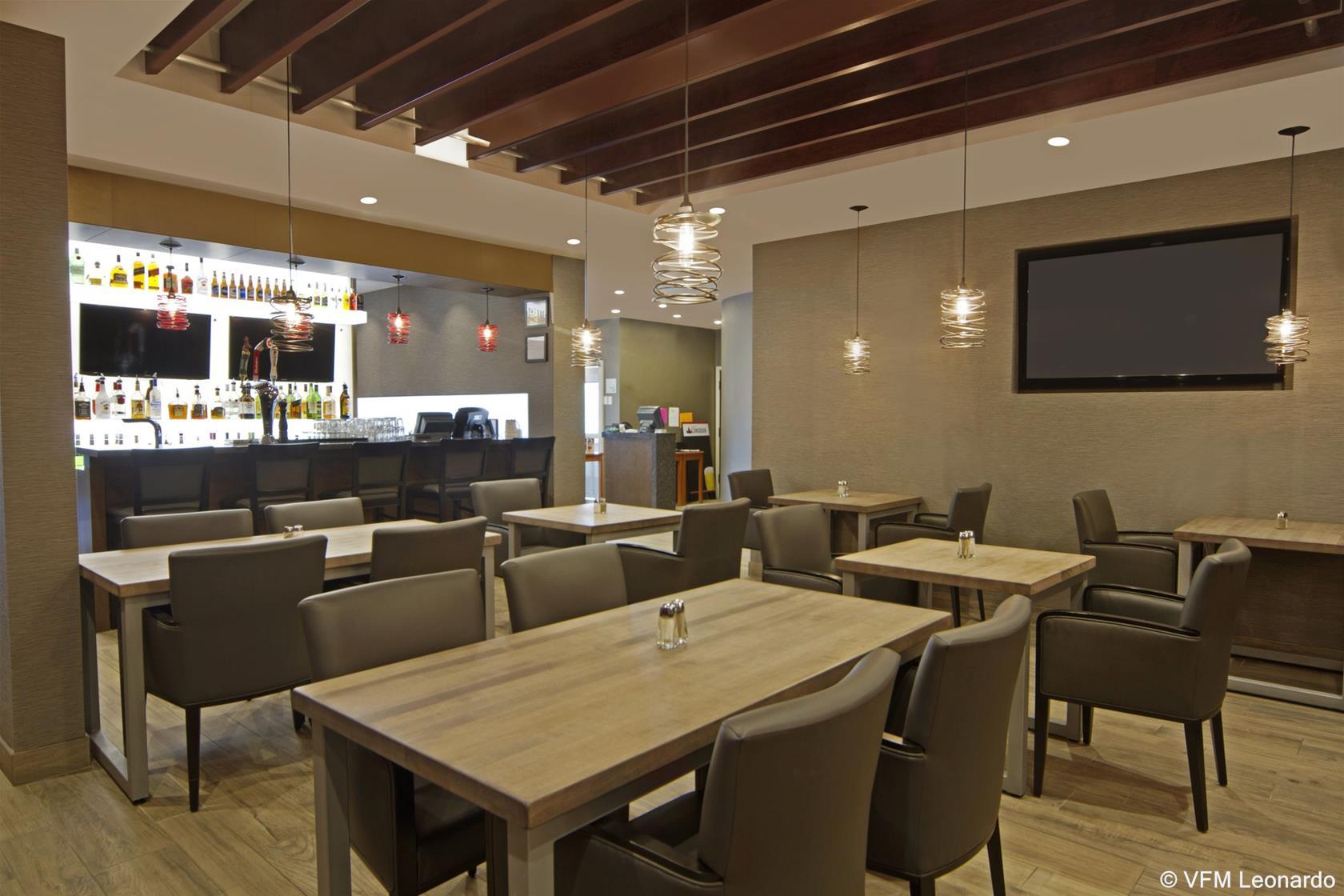 Holiday Inn Calgary Airport By Ihg Exterior photo