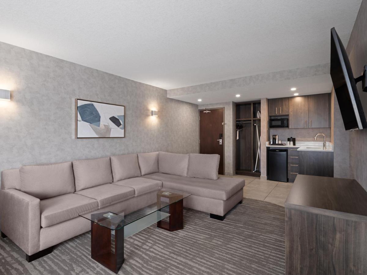 Holiday Inn Calgary Airport By Ihg Exterior photo