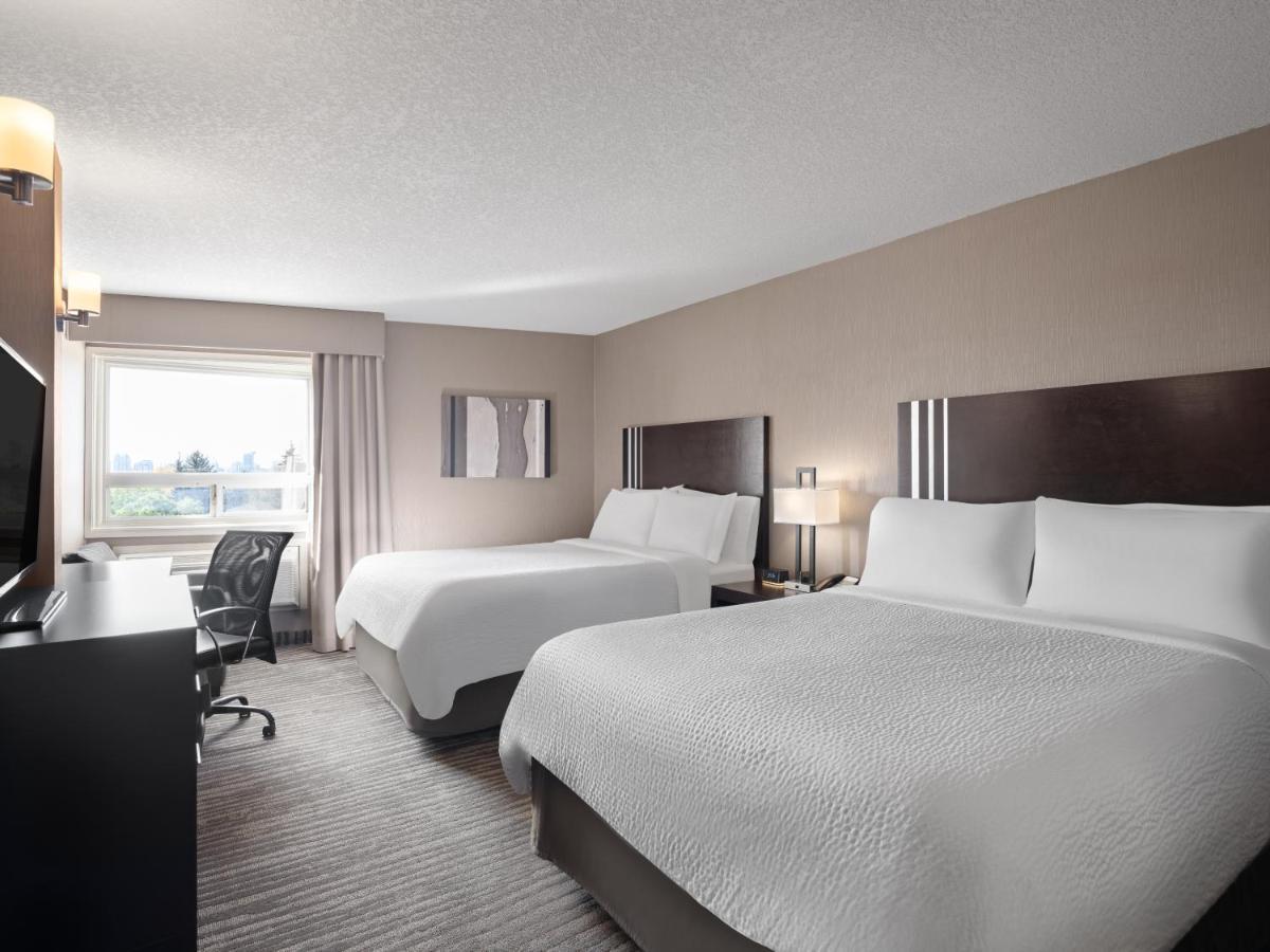 Holiday Inn Calgary Airport By Ihg Exterior photo