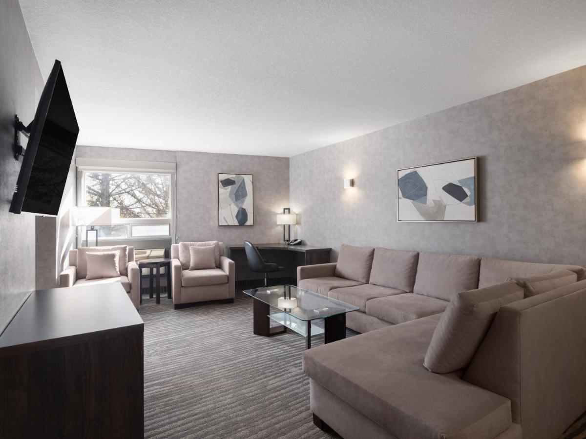Holiday Inn Calgary Airport By Ihg Exterior photo
