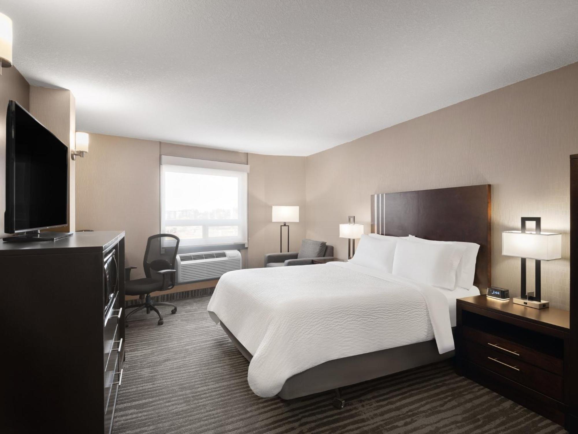 Holiday Inn Calgary Airport By Ihg Exterior photo
