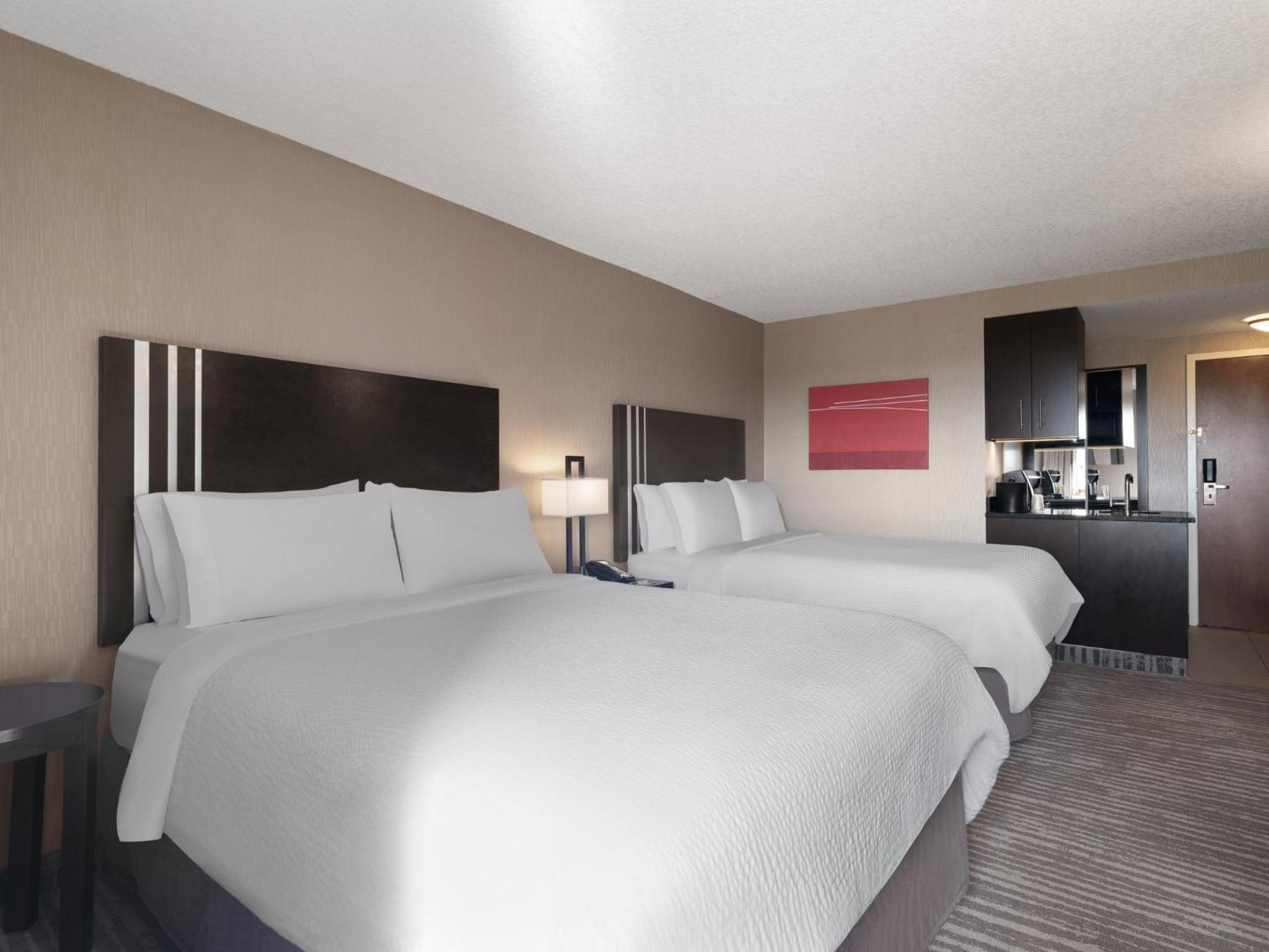Holiday Inn Calgary Airport By Ihg Exterior photo