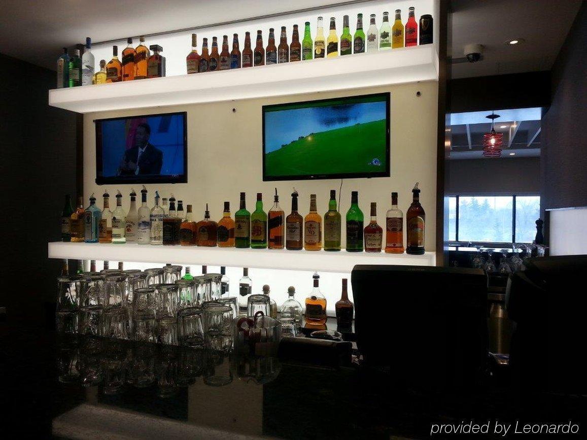 Holiday Inn Calgary Airport By Ihg Exterior photo