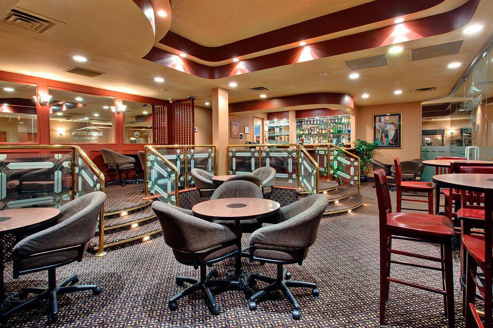 Holiday Inn Calgary Airport By Ihg Restaurant photo